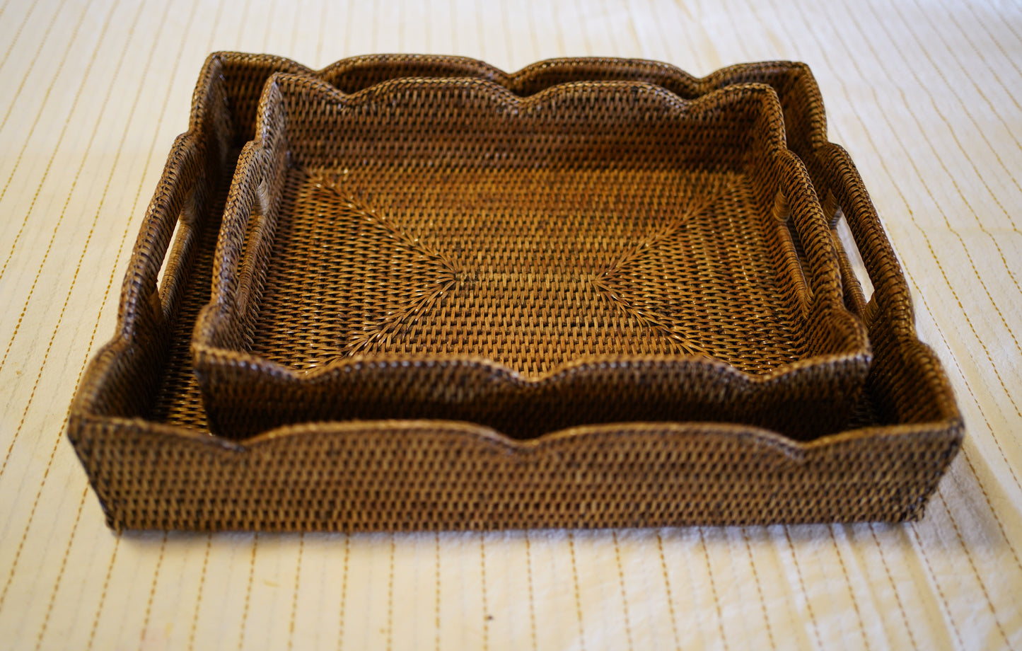 Lace edge Tray Large